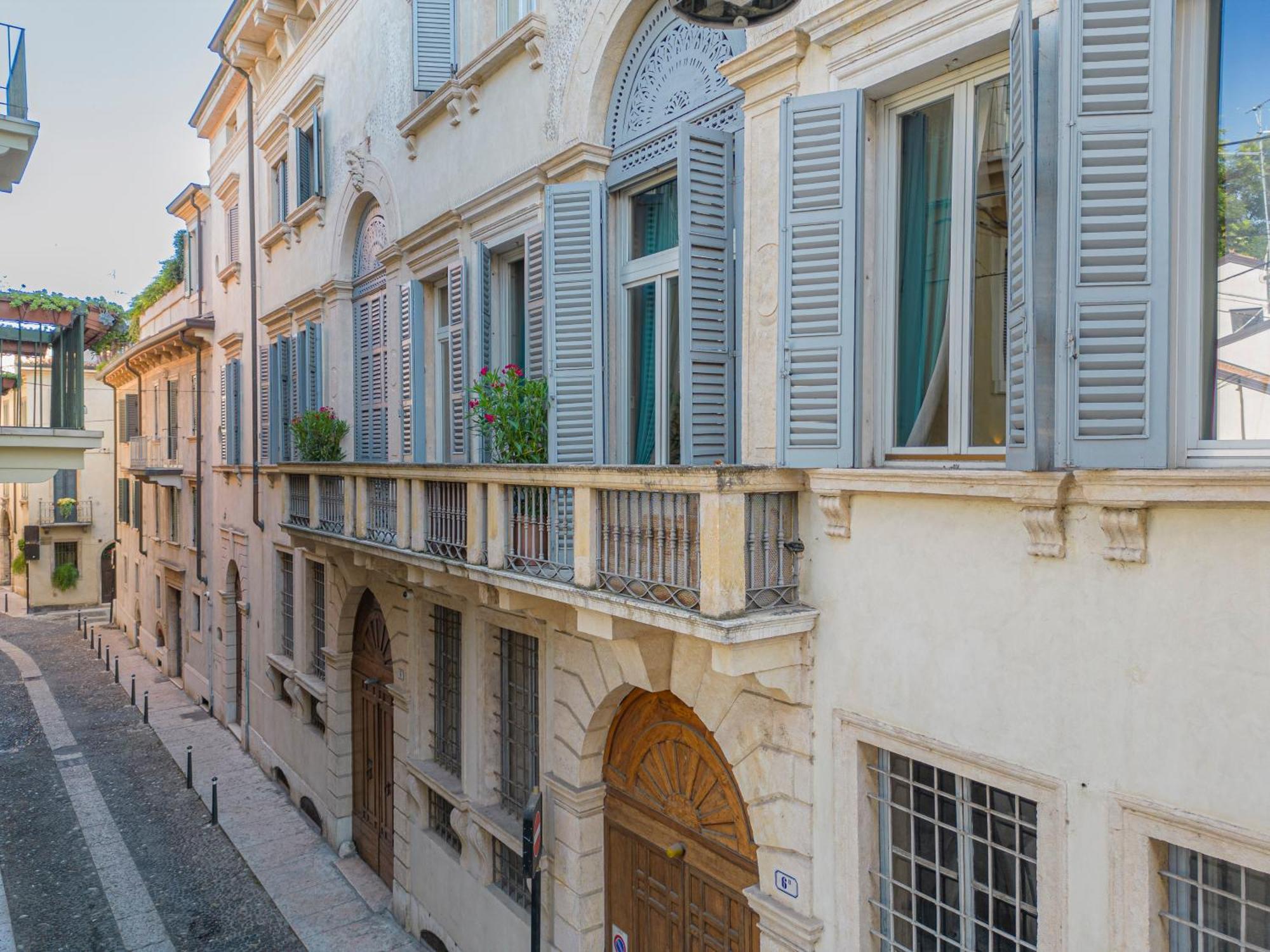 Corte Realdi - Palazzo Camozzini, Verona